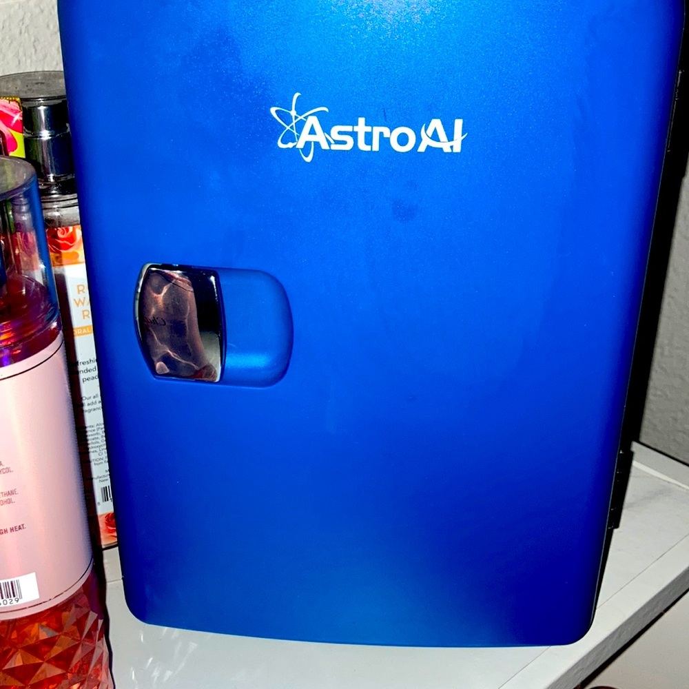 Skin care fridge